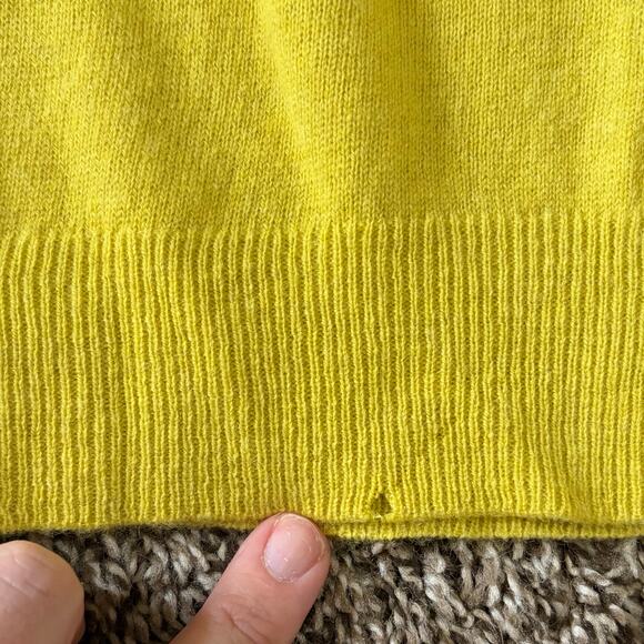 BCBGMAXAZRIA Womens Cashmere Blend Long Sleeve Top XXS Chartreuse Preppy Vibrant - Picture 3 of 8